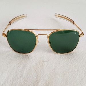 Classic Gold AO Aviators with G15 lens and Case!